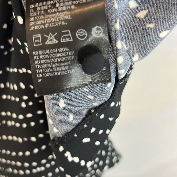 Like New H&M Women’s Long Sleeve Sheath Dress in Black and White Size 36/6 - Picture 8 of 8